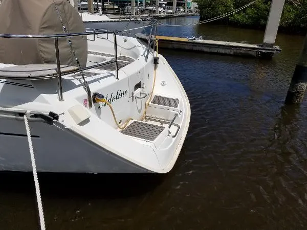 Slide: The Image of Beneteau 440 1996 - 3