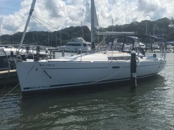 Slide: The Image of Beneteau Oceanis 37 2010 - 2