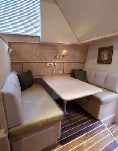 Slide: The Image of Henriques 38 Flybridge 2006 - 10