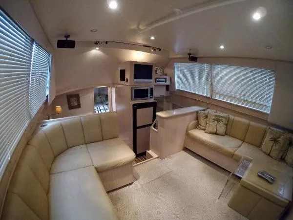 Slide: The Image of Henriques 38 Flybridge 2006 - 4