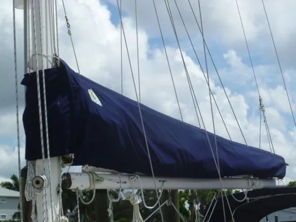 Slide: The Image of Pacific Seacraft Orion 27 MKII 1990 - 11