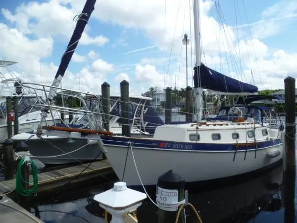 Slide: The Image of Pacific Seacraft Orion 27 MKII 1990 - 2