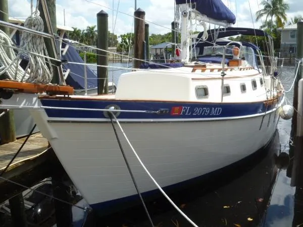 Slide: The Image of Pacific Seacraft Orion 27 MKII 1990 - 4