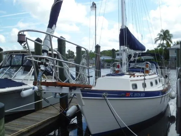 Slide: The Image of Pacific Seacraft Orion 27 MKII 1990 - 5