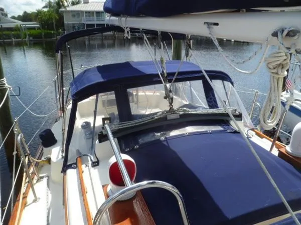 Slide: The Image of Pacific Seacraft Orion 27 MKII 1990 - 8