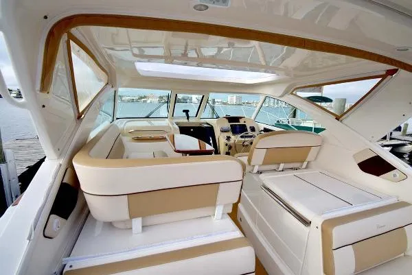Slide: The Image of Tiara 3100 Coronet Diesel 2014 - 11
