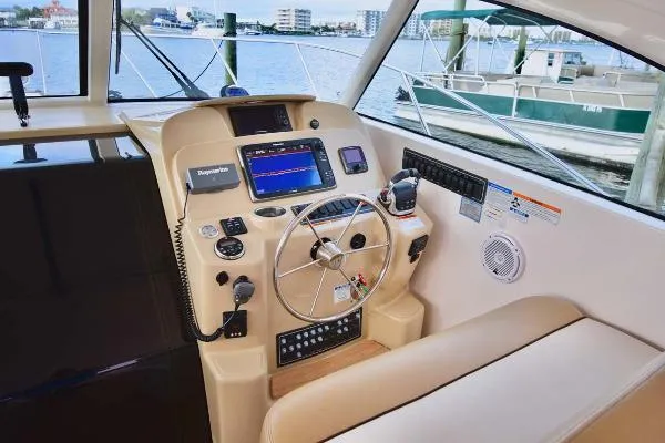 Slide: The Image of Tiara 3100 Coronet Diesel 2014 - 9