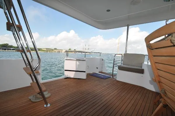 Slide: The Image of Queenship Admiralty Pilothouse 2000 - 6