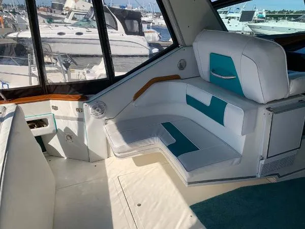 Slide: The Image of Sea Ray 390 Express 1989 - 10