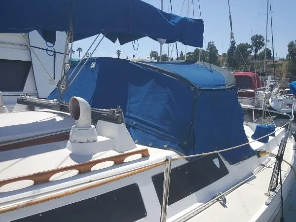 Slide: The Image of Catalina 34 1988 - 5