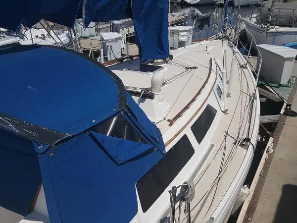 Slide: The Image of Catalina 34 1988 - 9