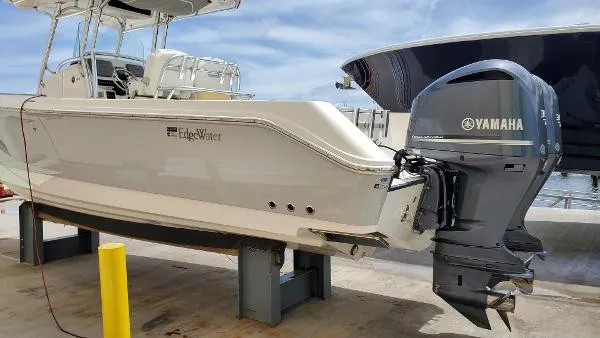Slide: The Image of Edgewater 318CC 2012 - 10