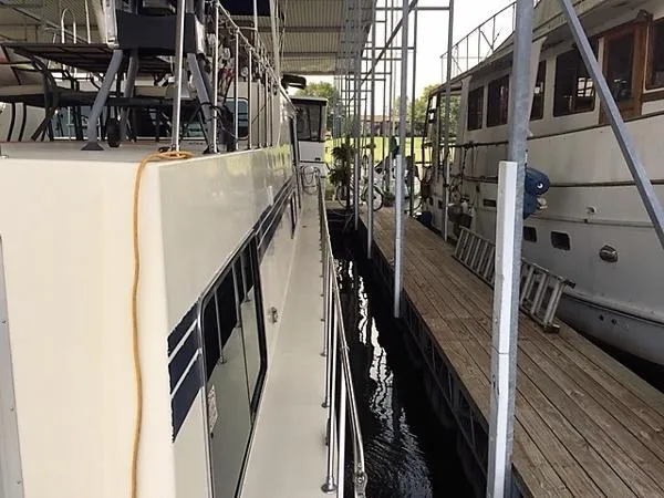 Slide: The Image of Harbor Master 52 Standard Diesel 1989 - 7