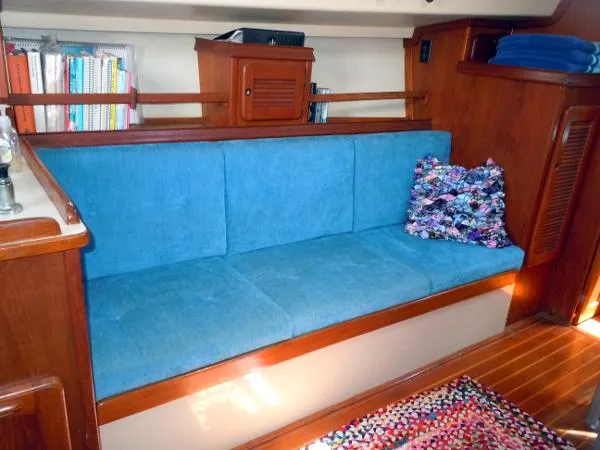 Slide: The Image of Island Packet Sloop 1986 - 11