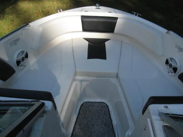 Slide: The Image of Chaparral 21 H2O Sport 2016 - 6