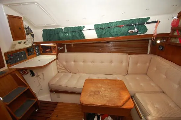 Slide: The Image of Nonsuch 26 Ultra 1986 - 3