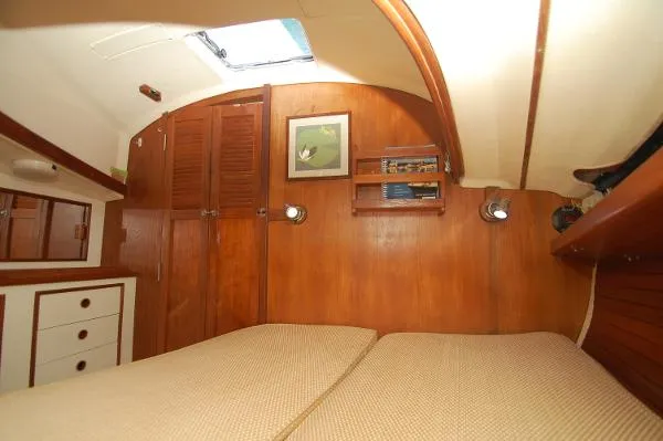 Slide: The Image of Nonsuch 26 Ultra 1986 - 4