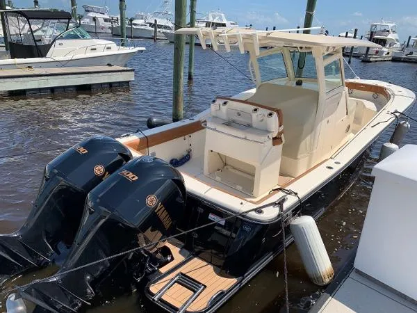 Slide: The Image of Scout 300 LXF 2018 - 1