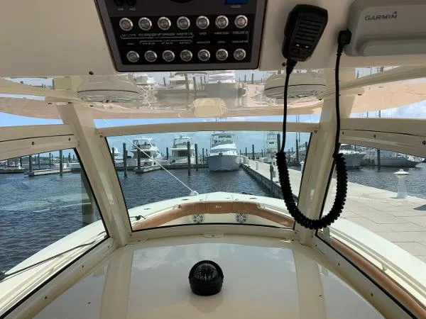 Slide: The Image of Scout 300 LXF 2018 - 6
