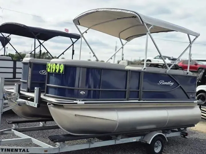 The Image of Bentley Pontoons LE 160 CR 2025 - 1