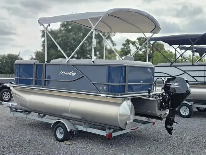 Slide: The Image of Bentley Pontoons LE 160 CR 2025 - 3