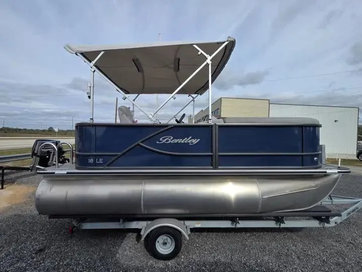 Slide: The Image of Bentley Pontoons LE 160 CR 2025 - 6