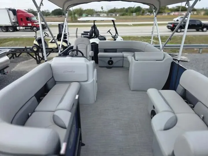 Slide: The Image of Bentley Pontoons LE 160 CR 2025 - 8