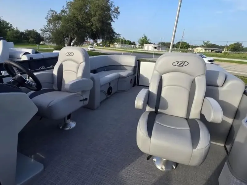 Slide: The Image of Bentley Pontoons Legacy 200 Navigator 2025 - 13