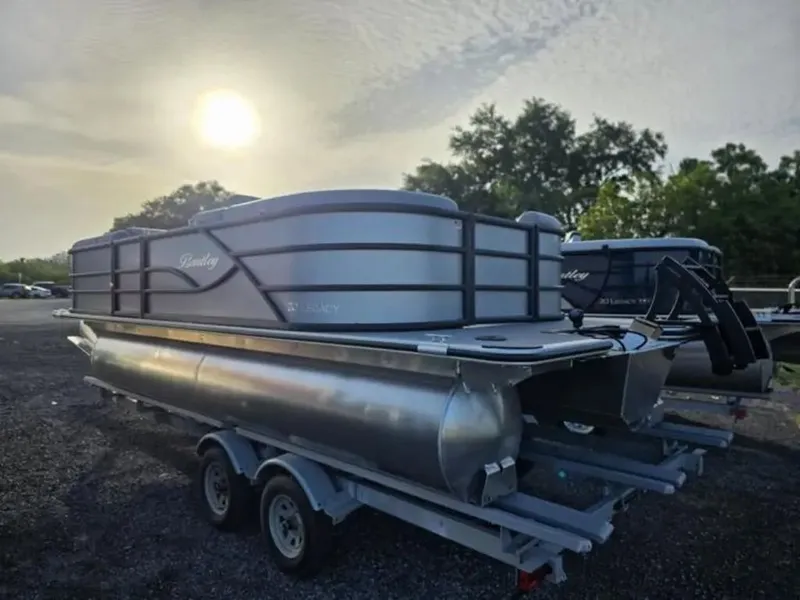 Slide: The Image of Bentley Pontoons Legacy 200 Navigator 2025 - 2