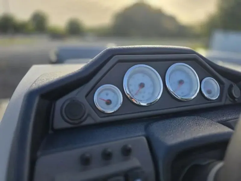 Slide: The Image of Bentley Pontoons Legacy 200 Navigator 2025 - 21