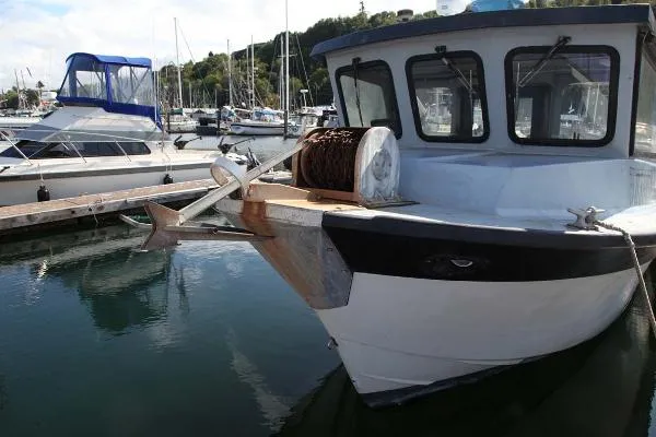 Slide: The Image of Tollycraft 27 Fishing 1977 - 1