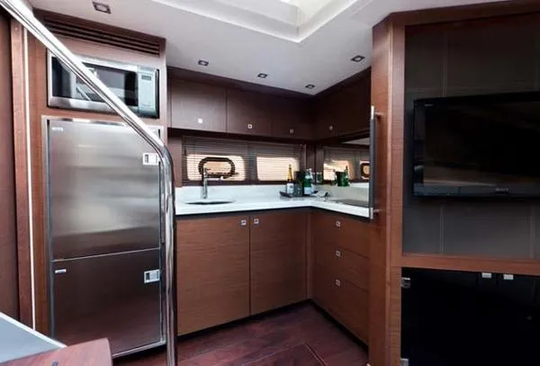 Slide: The Image of Sea Ray 510 Sundancer 2017 - 8