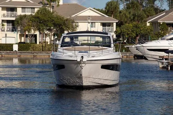 Slide: The Image of Azimut 43 Atlantis 2017 - 7