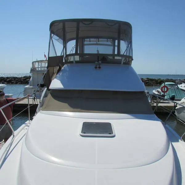 Slide: The Image of Silverton 351 Sedan Cruiser 1999 - 3