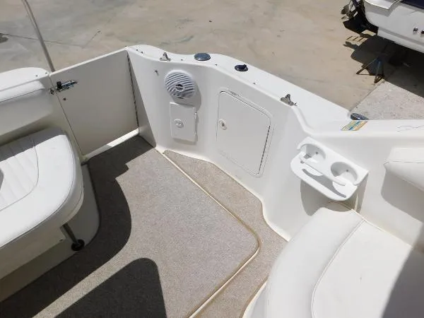 Slide: The Image of Sea Ray 270 Sundancer 2000 - 9