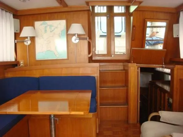 Slide: The Image of Jefferson Aft Cabin Motor Yacht 1987 - 1