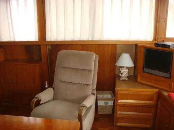 Slide: The Image of Jefferson Aft Cabin Motor Yacht 1987 - 2