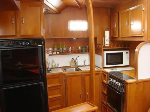 Slide: The Image of Jefferson Aft Cabin Motor Yacht 1987 - 5