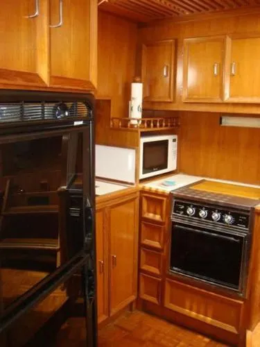 Slide: The Image of Jefferson Aft Cabin Motor Yacht 1987 - 6