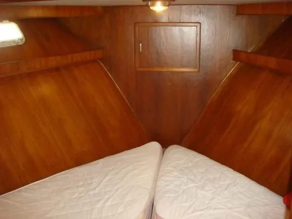 Slide: The Image of Jefferson Aft Cabin Motor Yacht 1987 - 7