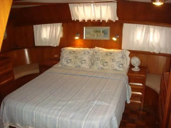 Slide: The Image of Jefferson Aft Cabin Motor Yacht 1987 - 9