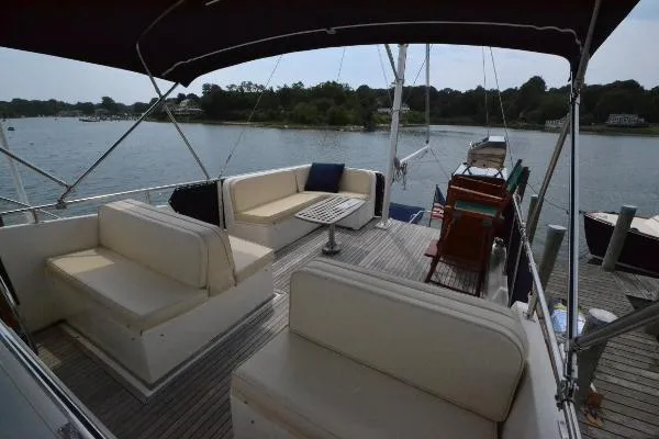 Slide: The Image of Grand Banks 46 Classic Flybridge 1991 - 10