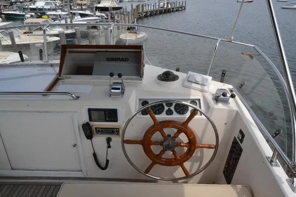 Slide: The Image of Grand Banks 46 Classic Flybridge 1991 - 8