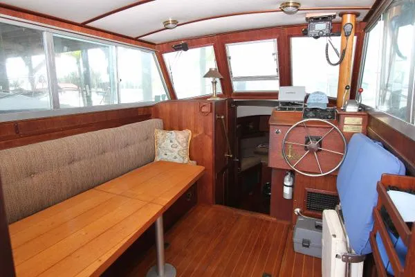 Slide: The Image of Cape Dory Flybridge 1990 - 10