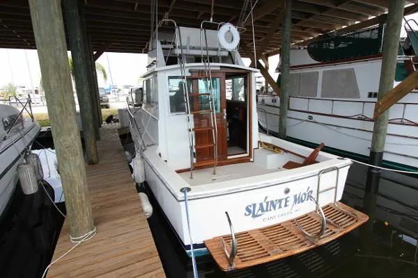 Slide: The Image of Cape Dory Flybridge 1990 - 8