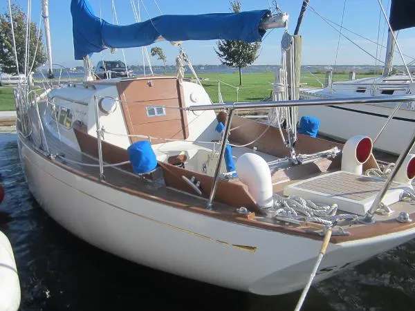 Slide: The Image of Chris-Craft Cherokee 32 by S&S 1968 - 8