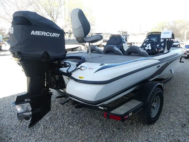 Slide: The Image of Nitro Z-7 2013 - 6