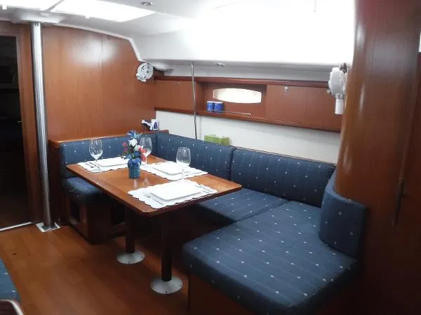 Slide: The Image of Beneteau 43 Oceanis 2 cabin 2008 - 8
