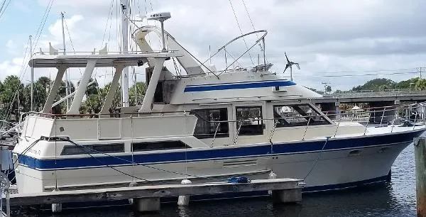 Slide: The Image of Kha Shing Vista 40 Sundeck Trawler 1986 - 0