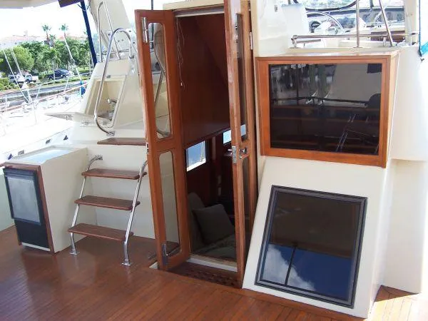 Slide: The Image of Kha Shing Vista 40 Sundeck Trawler 1986 - 11
